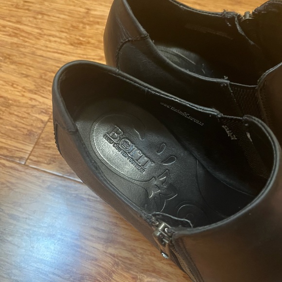 Born Black Leather Ankle Booties – Side Zip – Stacked Heel – Women’s Size 10 - Picture 15 of 15
